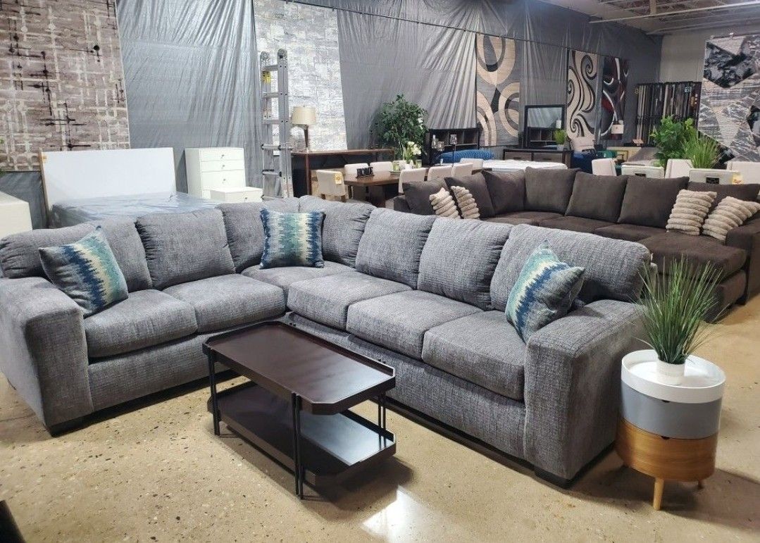 Beautiful Gray Fabric Sectional With 3 Throw Pillows (New)