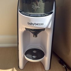 Baby Brezza Formula Pro Advanced – Like New