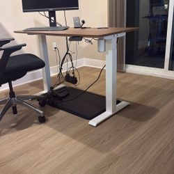 Adjustable Automatic Desk 