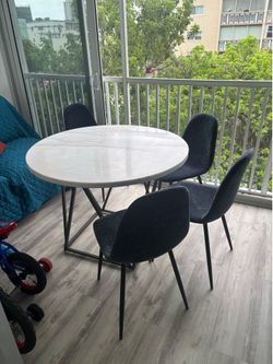 Dining set for 4