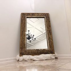 Beautiful Statement Wall Mirror, Ornate Gold Frame. DISCOUNTED PRICE FOR TODAY