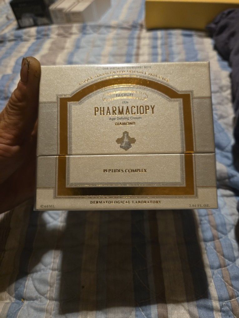 Diamond Age Defying Cream