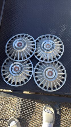 14 inch Mustang hubcaps