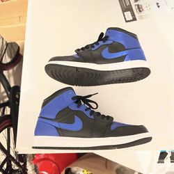 Jordan 1 Mid Hyper Royal Tumbled Leather