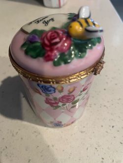 Bombay candle holder