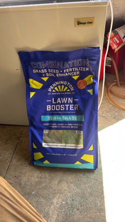 Tall fescue grass seed blend with fertilizer