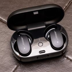 Bose QuietComfort Earbuds – Noise Cancelling – Great Condition