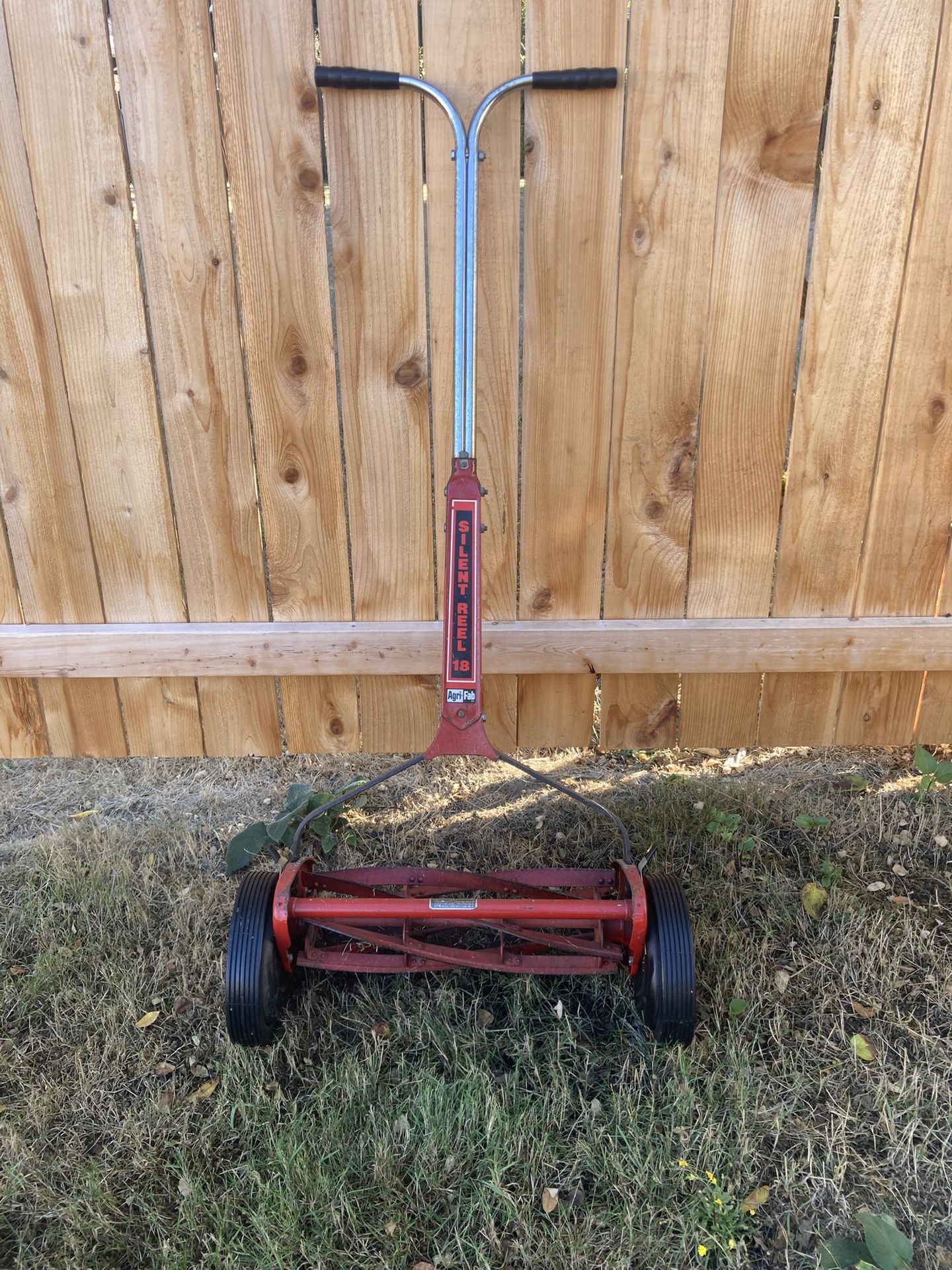 Agri-fab Silent Cut 18 inch Reel Mower