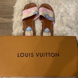Louis Vuitton Sandals 🩴 37