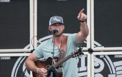 Riley Green with Randy Houser, Kashus Culpepper and Hannah McFarland