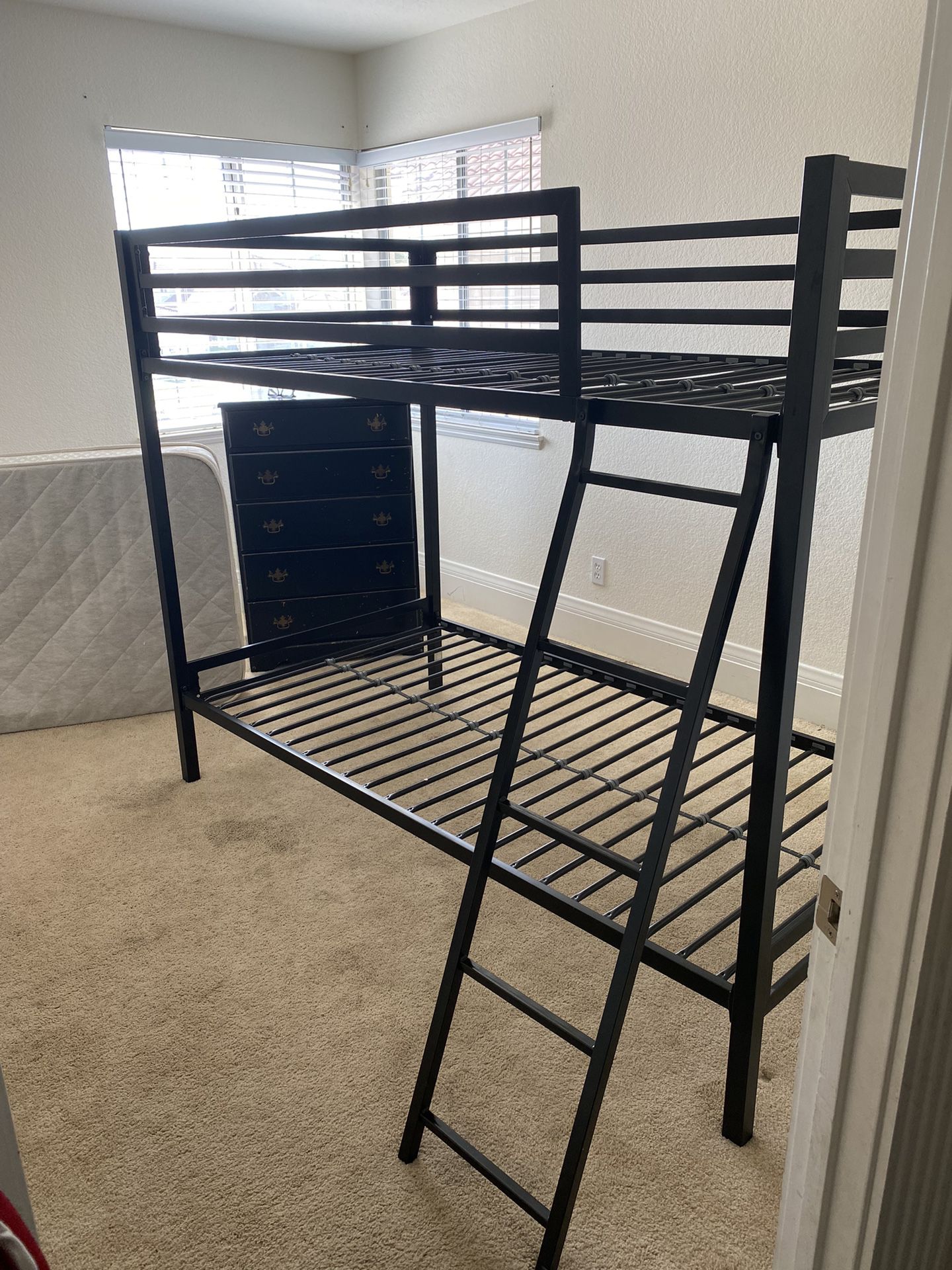 Black Twin Metal Bunk Bed With Ladder