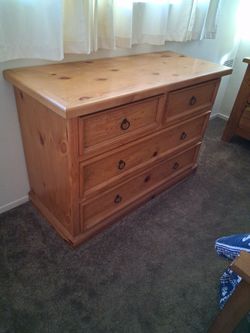 Solid Pine Wood Dresser with 4 Drawers