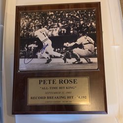 Pete Rose autographed Plaque 