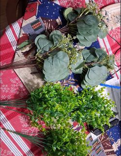 60pcs Artificial Eucalyptus Stems with Eucalyptus Leaves, Faux Eucalyptus Greenery