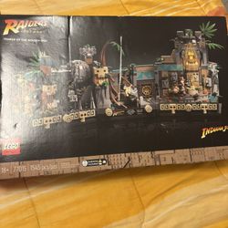 Lego Indiana Jones Temple of The Golden Idol Set