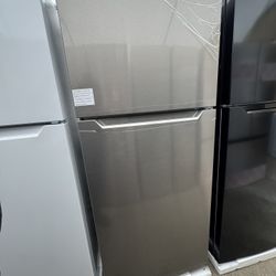 Frigidaire Stainless Steel Refrigerator 🌹🌻