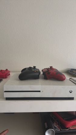 Xbox One S Console with three Controllers