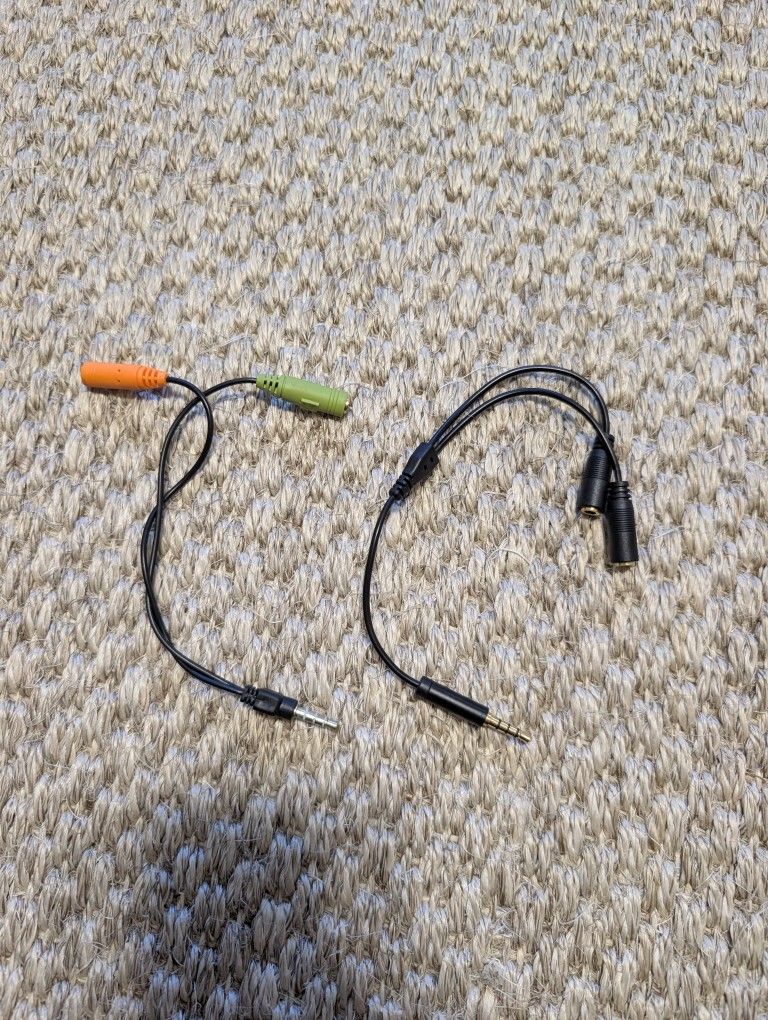 Lot of 2 Audio Splitters – Headphone/Mic & Dual Stereo Adapters (3.5mm)