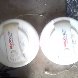 2 Dehydrator And Jerky Makers