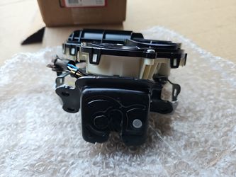 2023-2024 Honda CR-V OEM Trunk Lock Actuator Motor & Lock 74800-3T0-J51