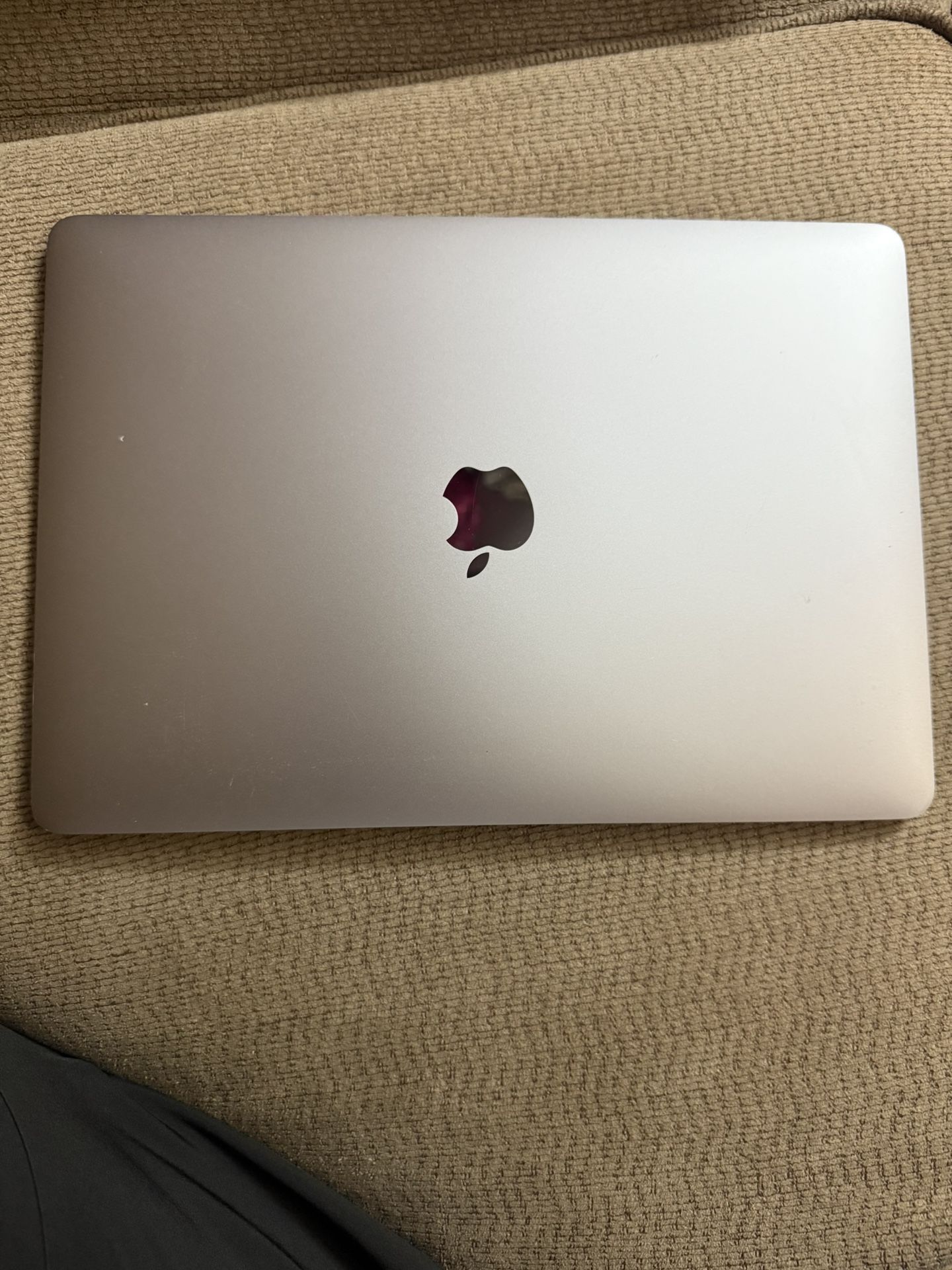 Apple - MacBook Pro - 13" Display - Intel Core i5 - 8 GB Memory - 512GB Storage - Space Gray
