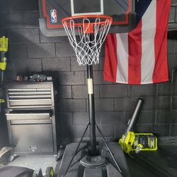 NBA Extendable Basketball Hoop