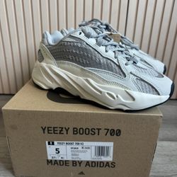 Yeezy Boost 700 Static Size 5 Men’s