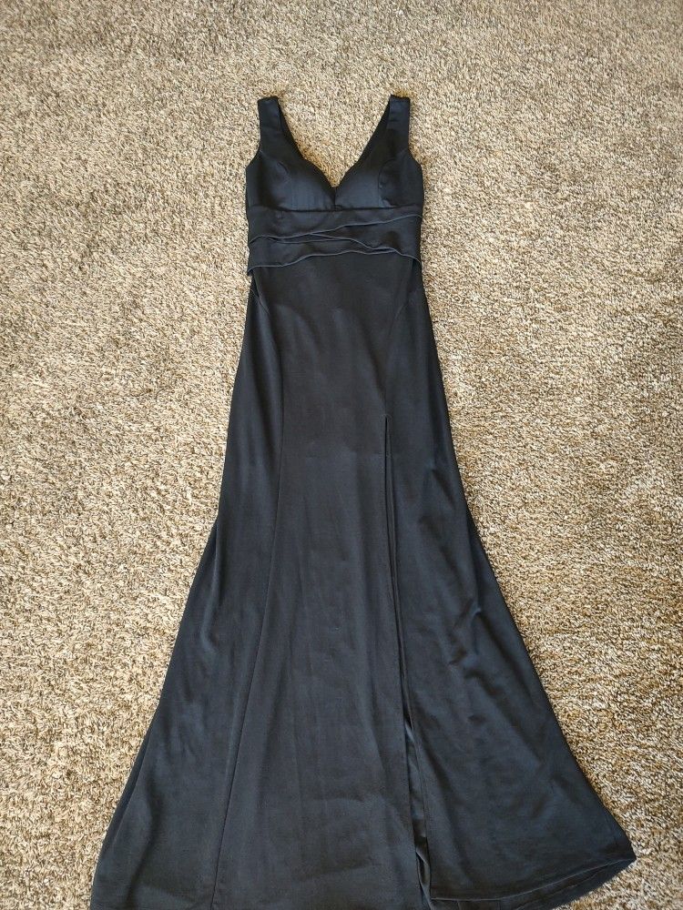 Black Semi Plunge Neckline Ball / Prom Dress