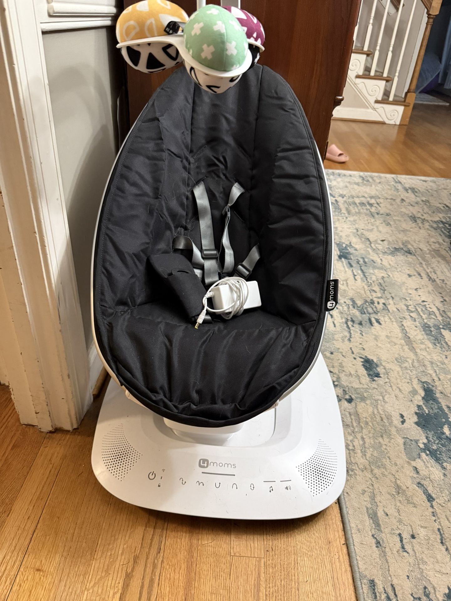mamaRoo multi-motion baby swing (In Black)