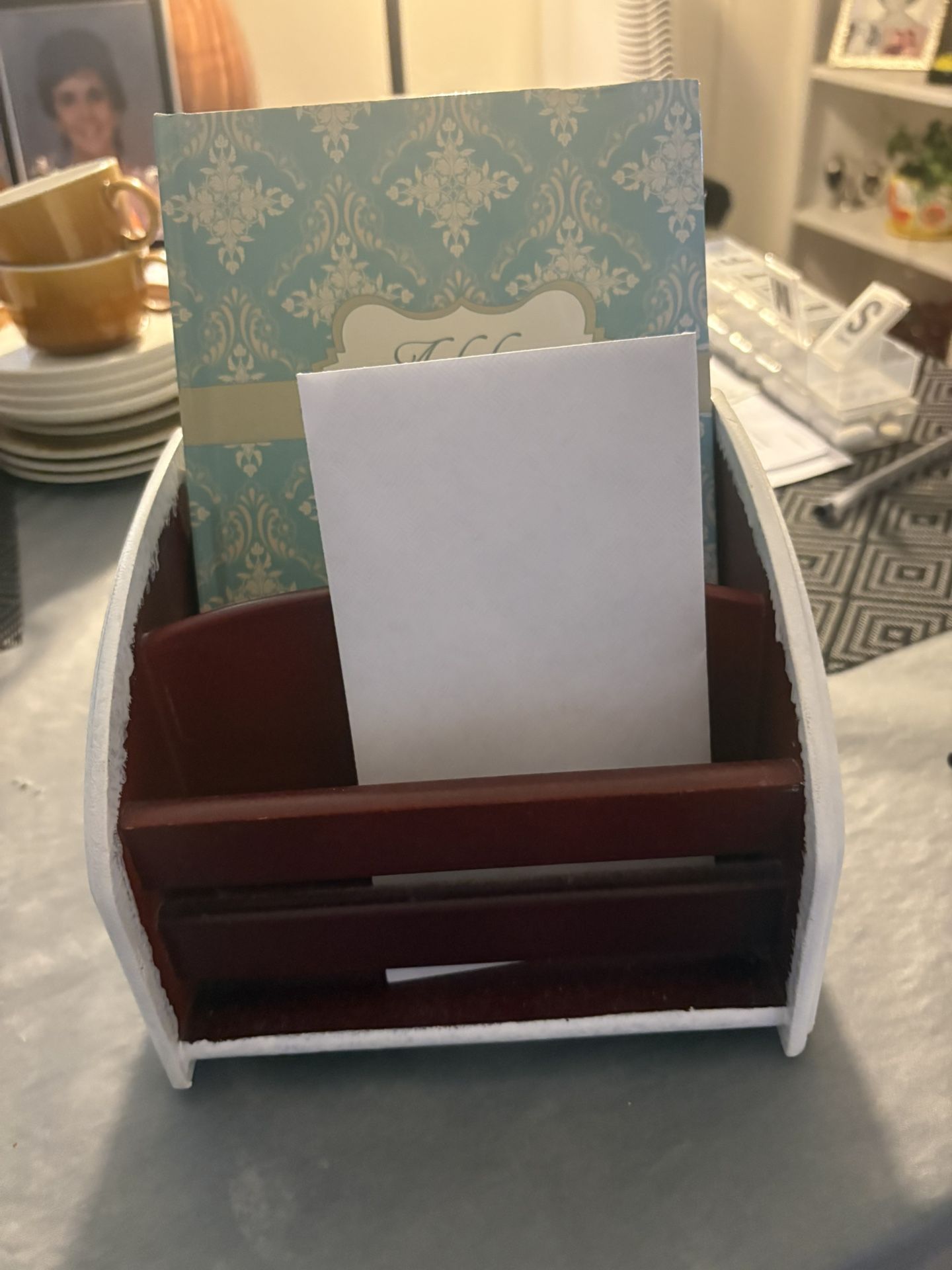 Lazy Susan Letter Holder
