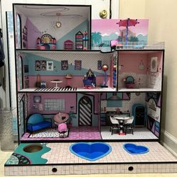 Surprise LOL Dollhouse 