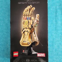 The LEGO Super Heroes Infinity Gauntlet set (76191)