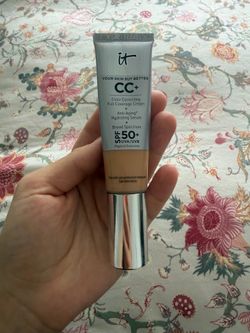 IT cosmetics CC+ Color Correcting Full  Coverage Cream Anti-Aging* Hydrating Serum + Broad Spectrum # 50+ OUVA/UVB Physical Sunscreen