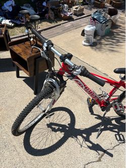 Specialized Hardrock-style mountain bike