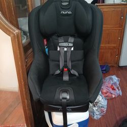 Car Seat Nuna Año 2021en RECLINABLE   BUENAS CONDICIONES