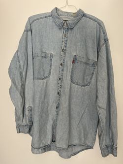 Levi’s Long Sleeved Collared shirt size XL