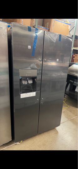 Side by side refrigerator Frigidaire black stainless steel