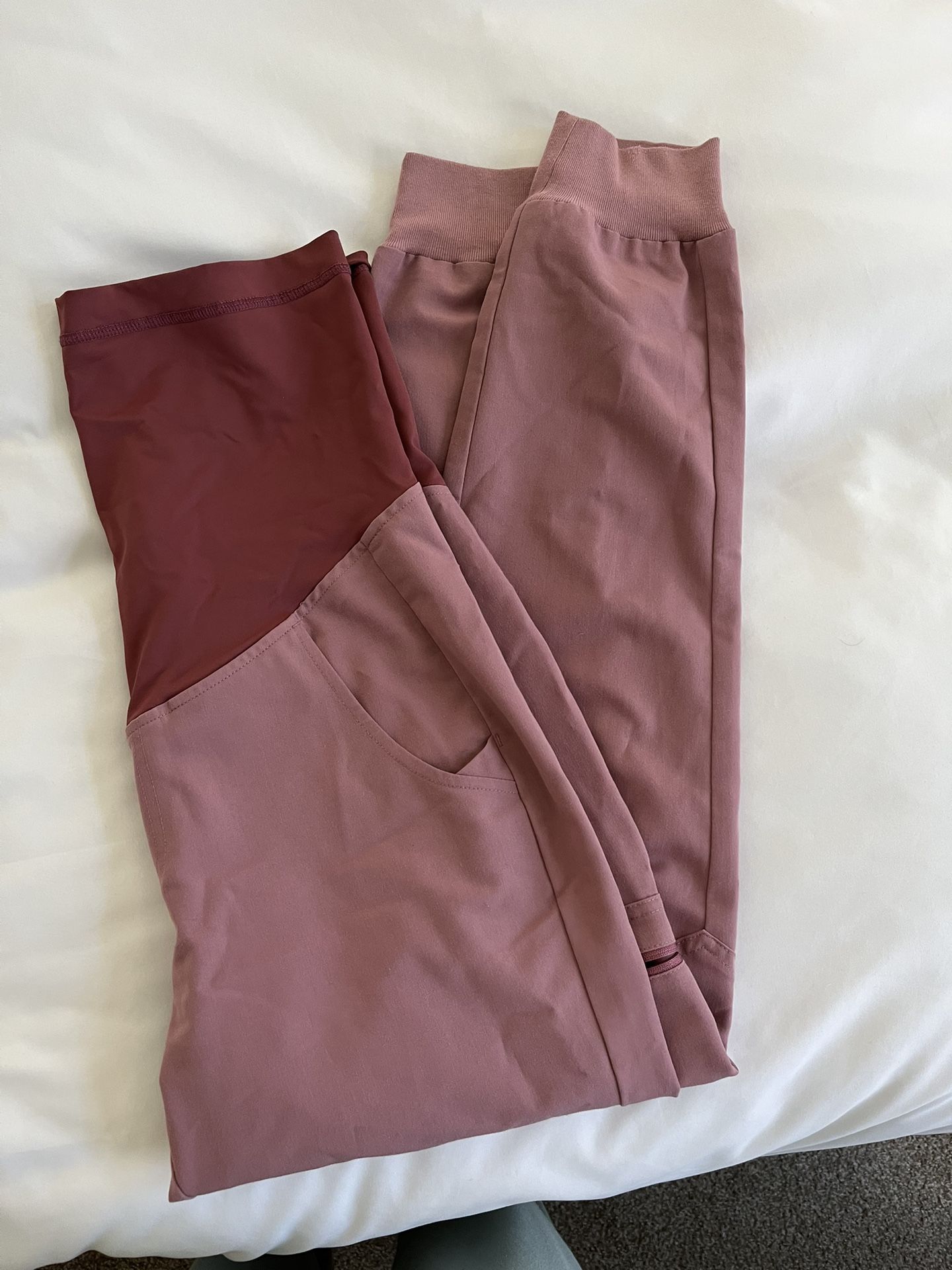 Figs Zamora Jogger Maternity Scrub Pant In Mauve XS Petite