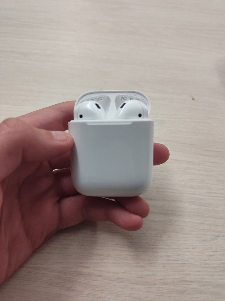 Airpods 2nd Gen