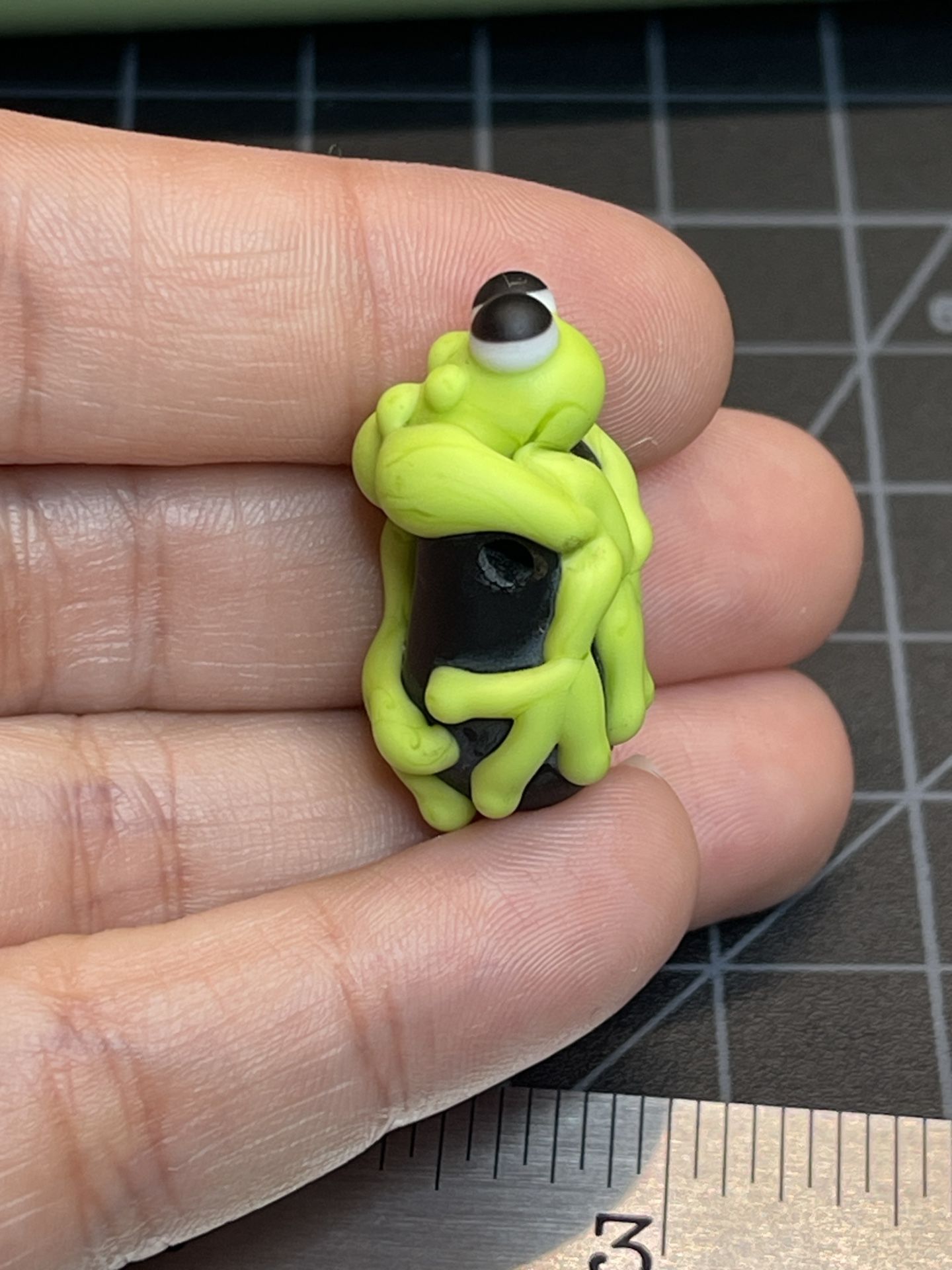 Caked-up Frog Lamp-work Glass Pendant Bead