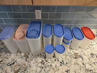 Tupperware Containers 