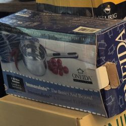 Oneida 18/10 Heavy Gauge Stainless Steel 1qt Saucepan