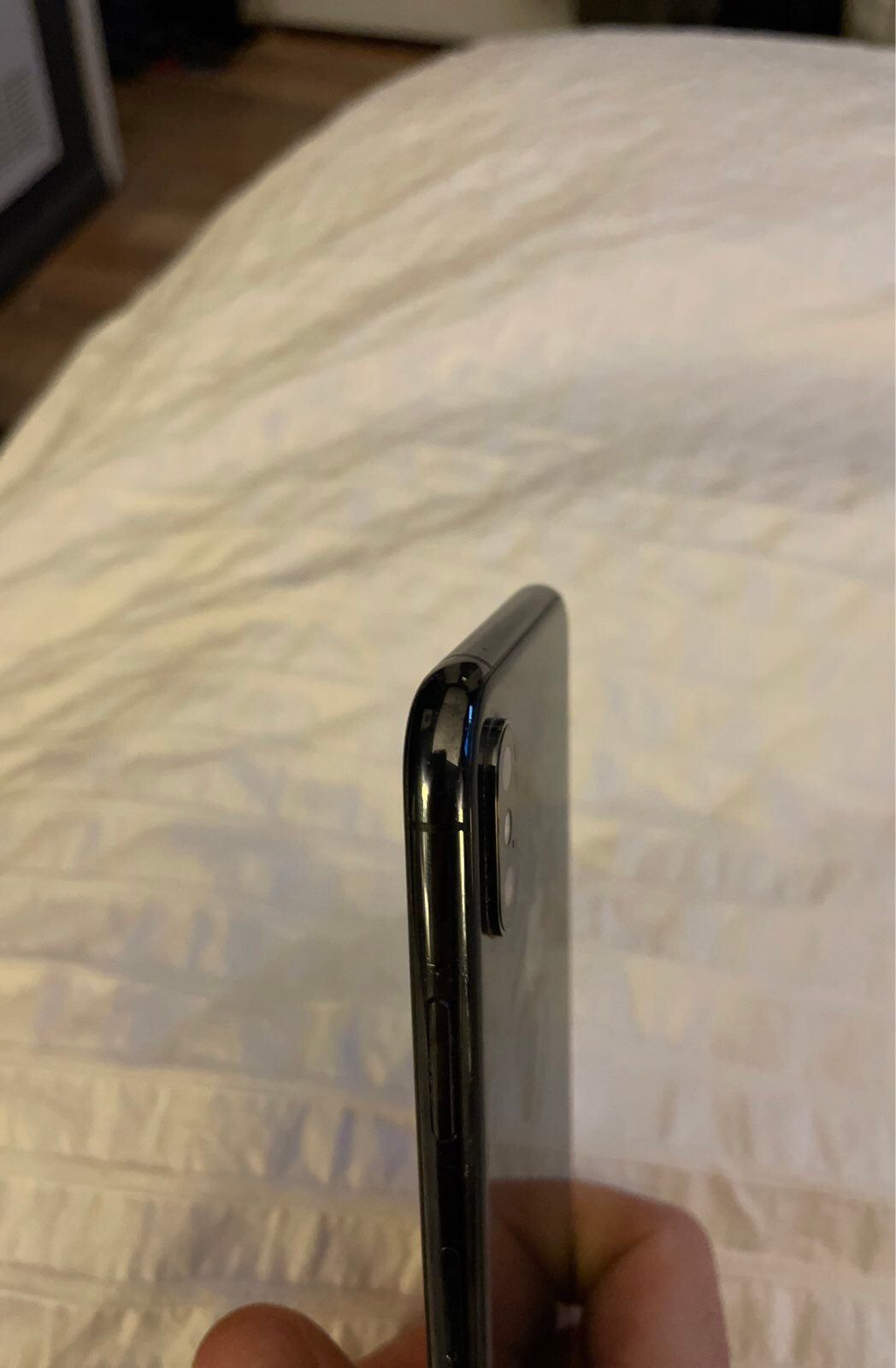 iphone XS space gray