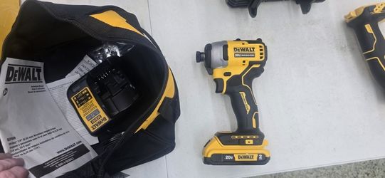 NEW DEWALT 20V BRUSHLESS IMPACT DRIVER WITH 2.0 BATTERY AND CHARGER IN BAG FOR 110$