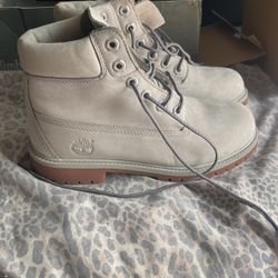 Timberlands Size 6y $50
