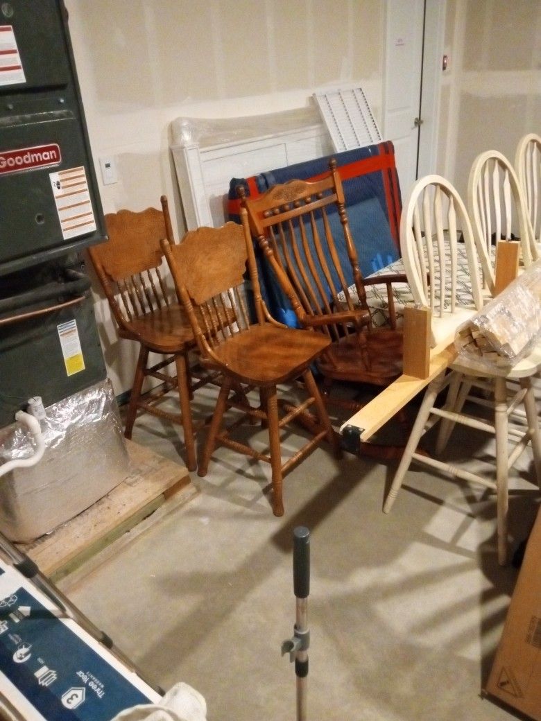 Old Fashioned Country Real Wood Carved Furniture