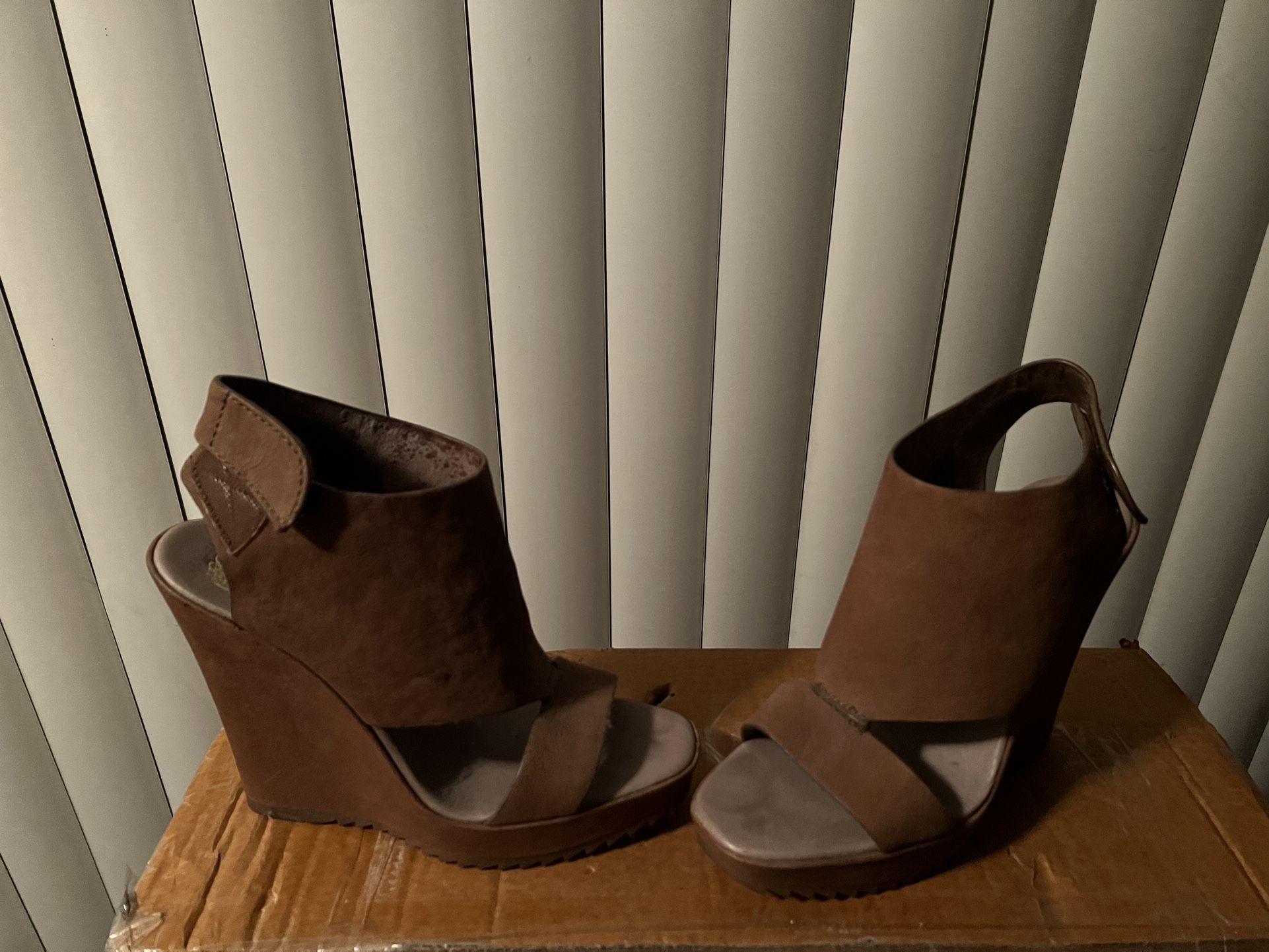Vince Camuto wedges
