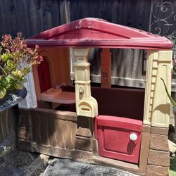 Cute Play House , Great For Back Yard Fun! $10 Ready For Pickup.