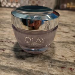 Olay Luminous Tone Perfecting Cream 