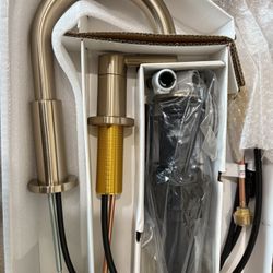 Delta Nicoli Brushed Gold Faucet 3 Hole, 8 Inch Widespread Bathroom Sink Faucet for Vanity, Push-Pop Drain Assembly, Champagne Bronze 35749LF-CZ